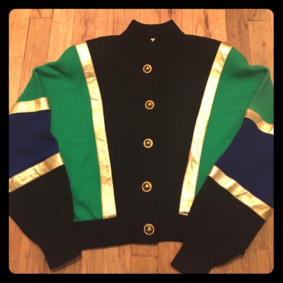 St. John Sweaters - Vintage St. John sweater size small