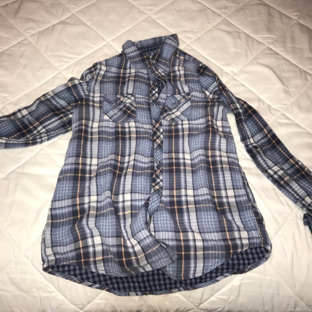Cute button up shirt size medium