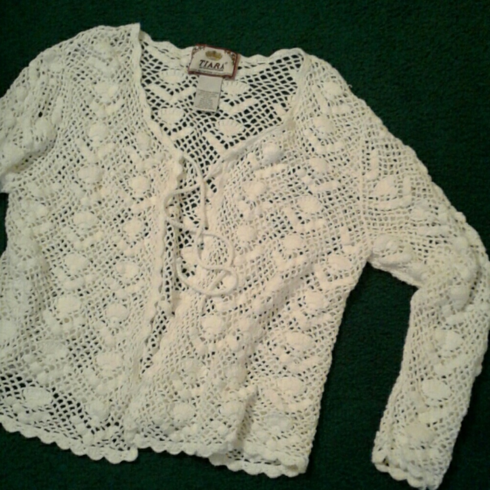 "TIERRA" crochet cardigan with details!