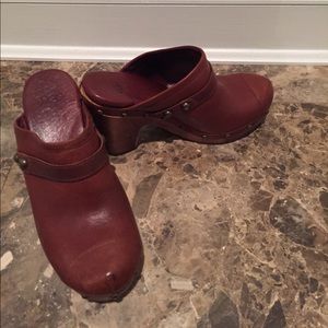 UGG Clogs