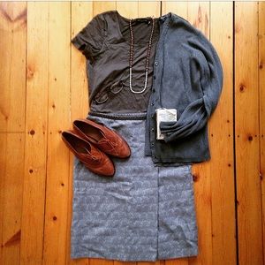 Banana Republic Patterned pencil skirt size 4