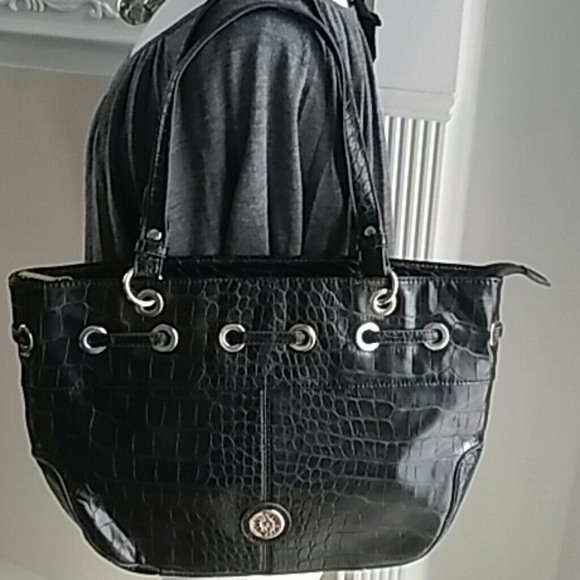 Anne Klein Handbags - ANNE KLEIN BLACK TOTE PURSE W GOLD TONE HARDWARE