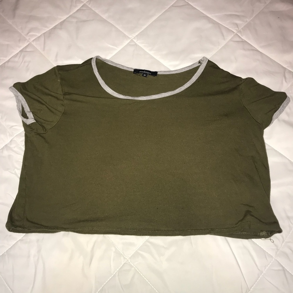 Green crop top size medium