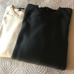 Men’s Banana Republic V-neck Sweaters