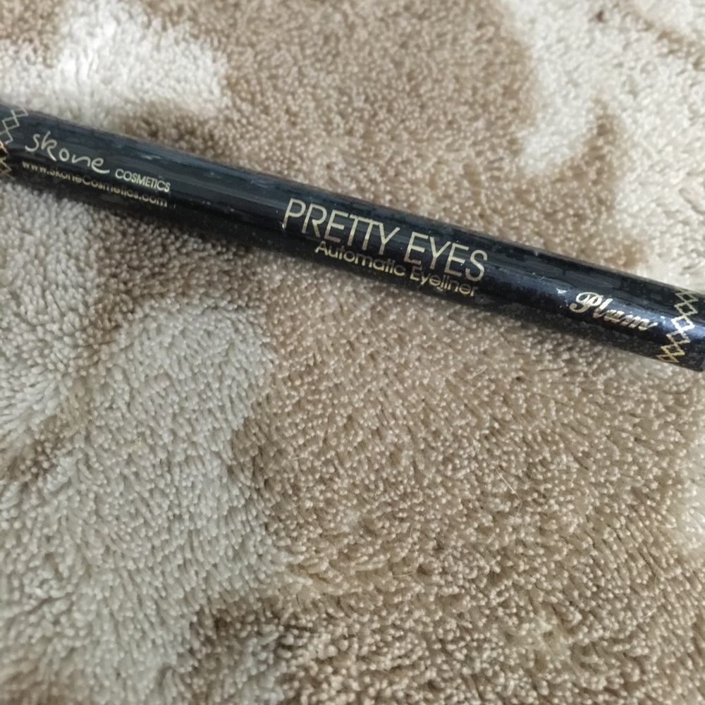 Skone Pretty Eyes Plum Eye Liner