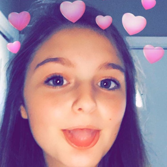 Meet your Posher, Madelyn - Picture 1 of 1