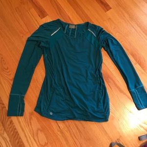 ❌final price❌Athleta blue striped workout top!!