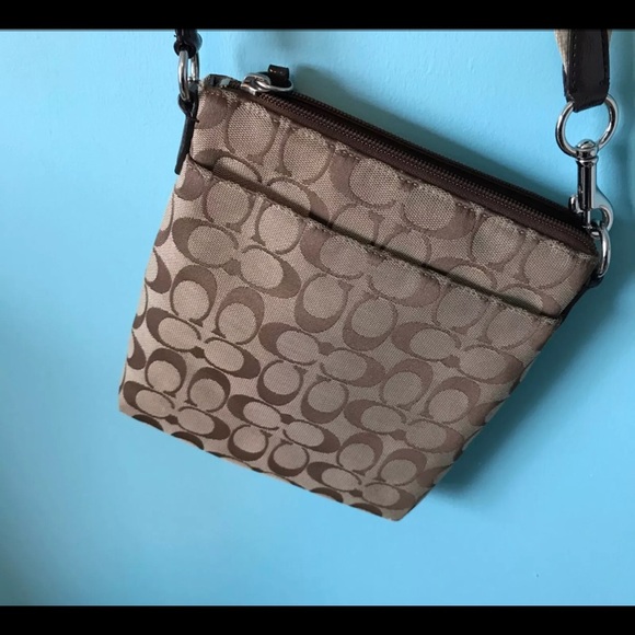 Tan/brown Coach purse - Picture 3 of 4