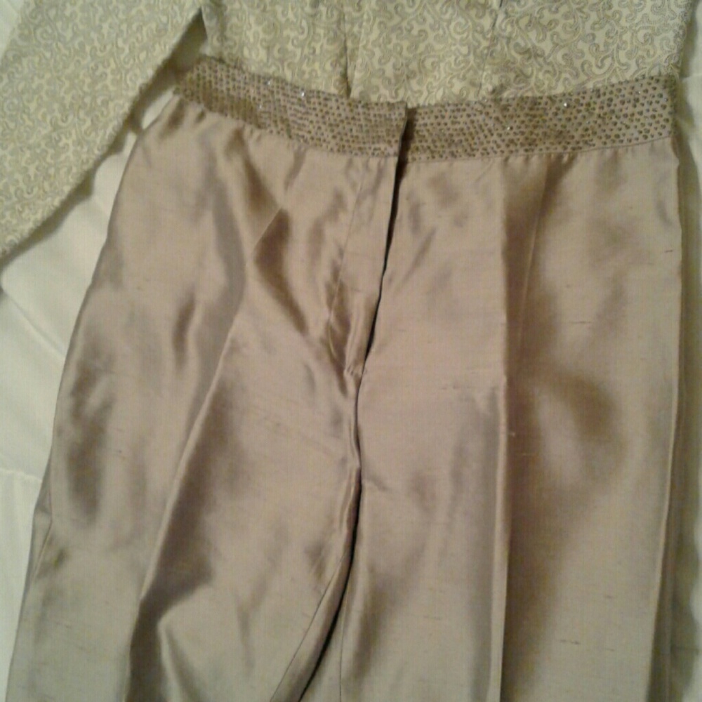 "TAHARI" 100% silk gray/silver dress pants  6