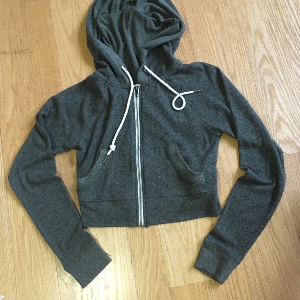 cropped zip up hoodie
