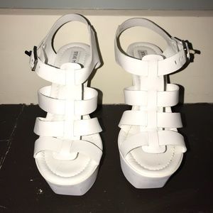 Steve Madden size 10 chunky white BESSA wedges