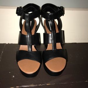 Steve Madden size 10 sleek black wedges Keenia