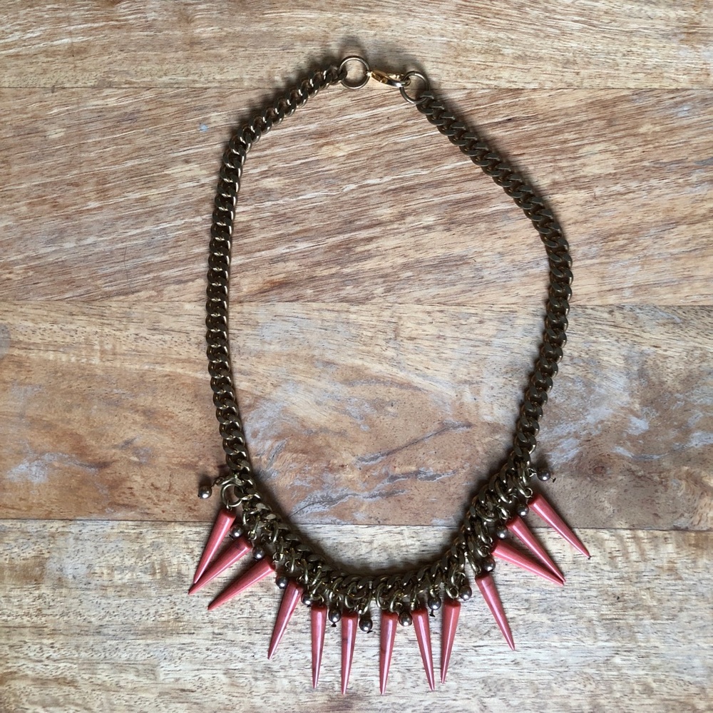Chain necklace with pink spike detail