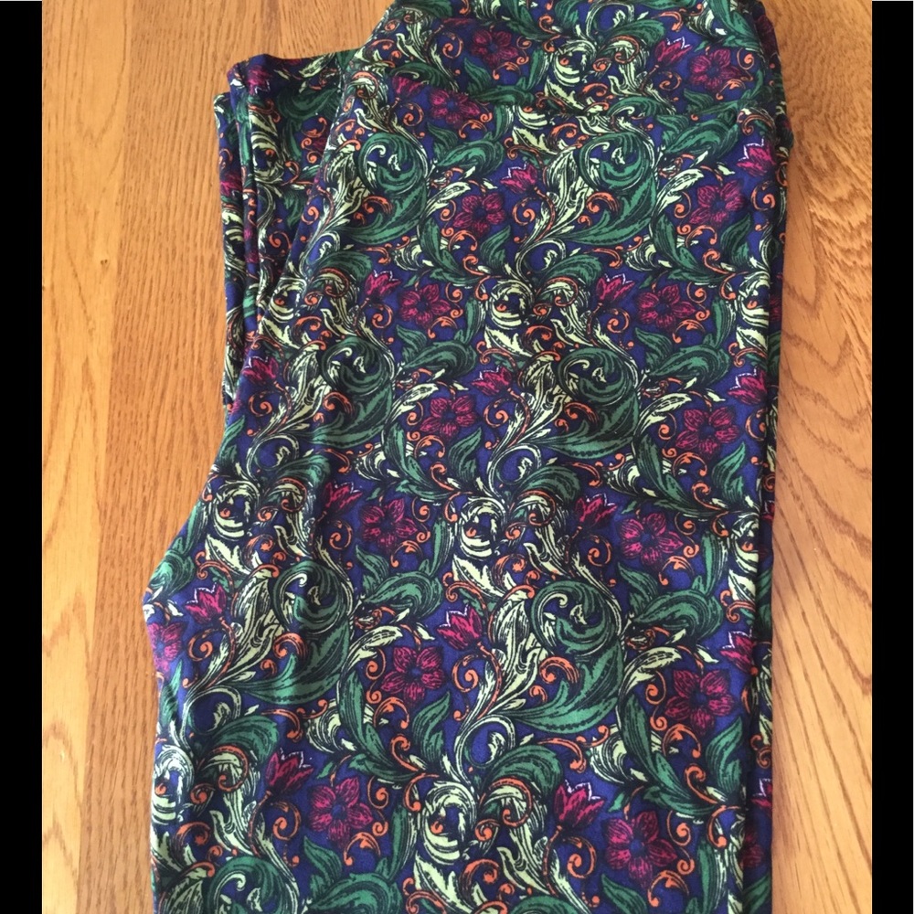 NWT  TC LULAROE LEGGINGS