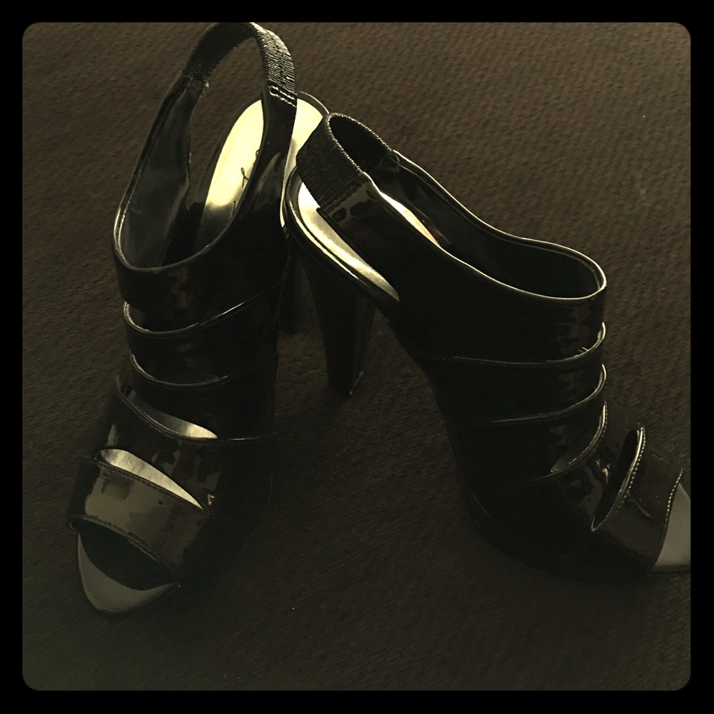 City Street Women’s Pumps - Size 6