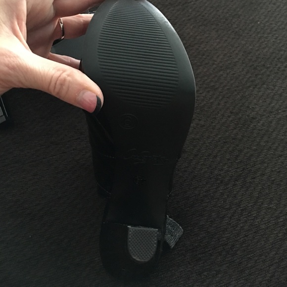 City Street Women’s Pumps - Size 6 - Picture 5 of 8