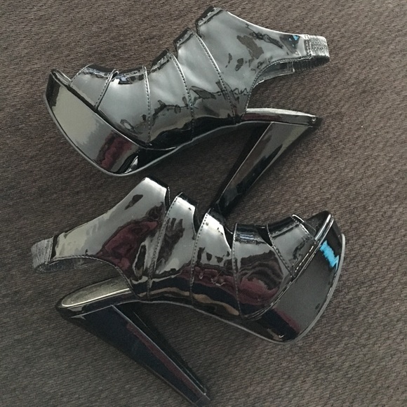 City Street Women’s Pumps - Size 6 - Picture 6 of 8