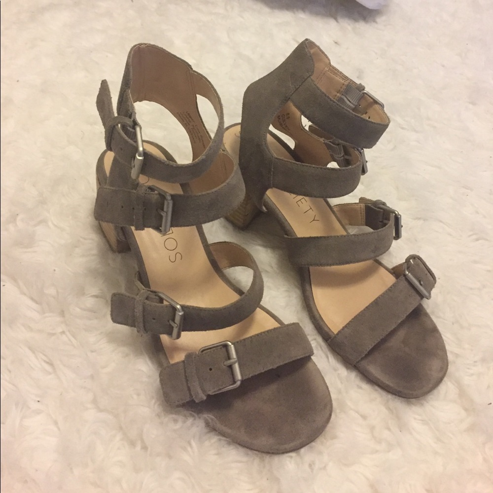 8.5 Sole Society Strappy Taupe Block Heels