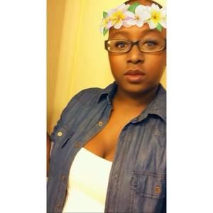 Meet your Posher, Desiree