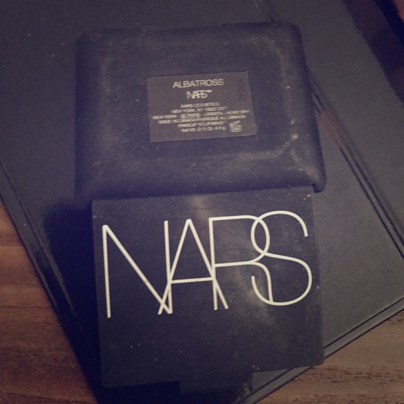NARS albatross highlighter - Picture 2 of 2