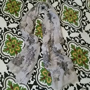 ☆ Rose patterned scarf