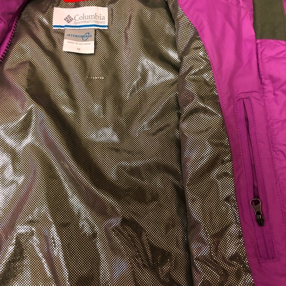 Columbia - Picture 2 of 3