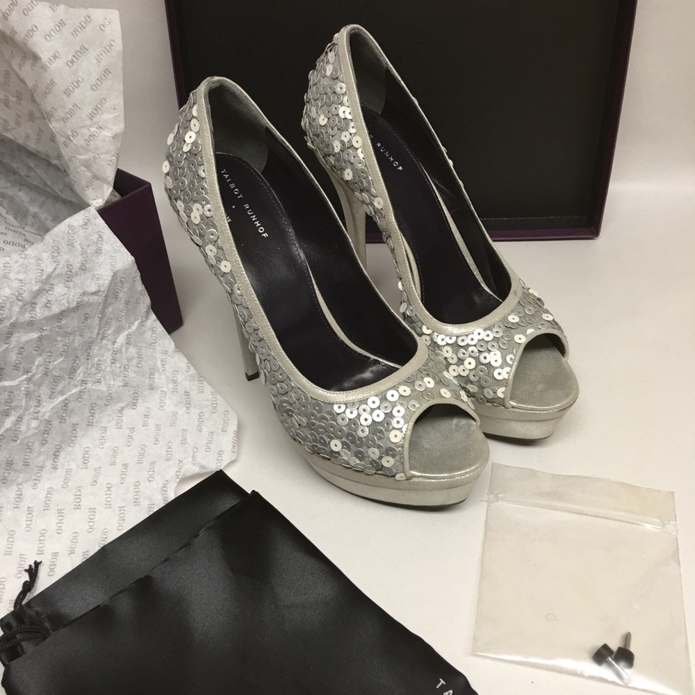 RODO new 39.5 grey/silver sequin heels