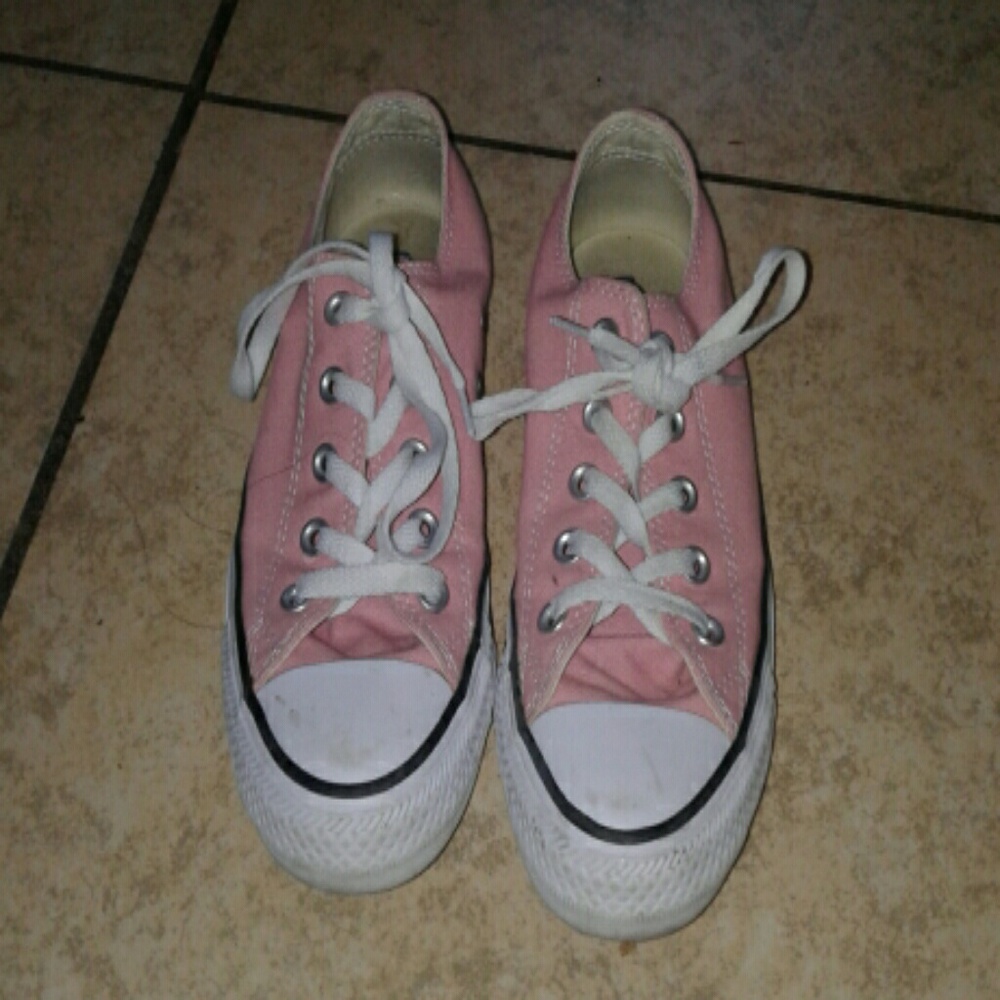 Peach converse