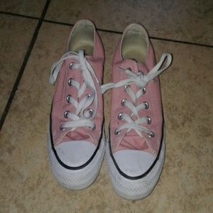 Peach converse
