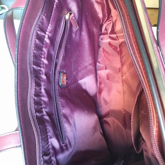 Vegan leather Italian lightweight Tote - Picture 4 of 8