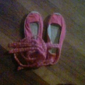 Flat tie up shoes
