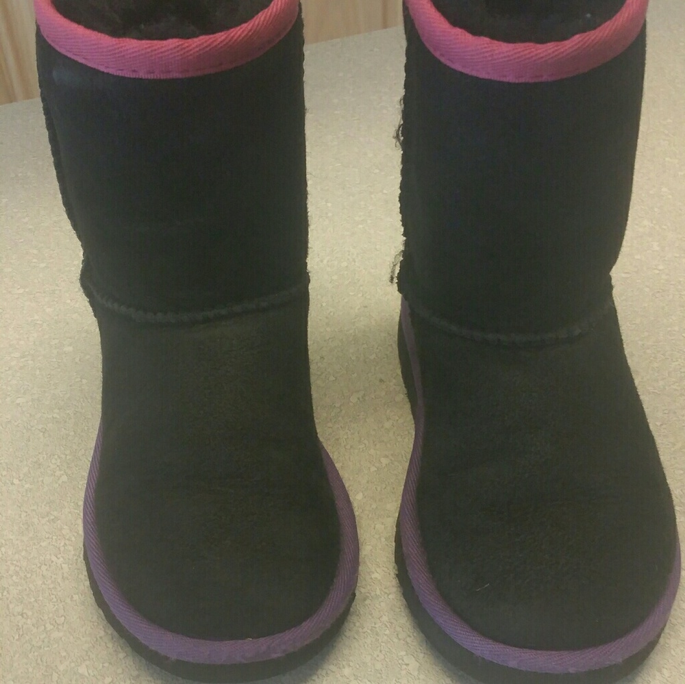 Girl UGG's