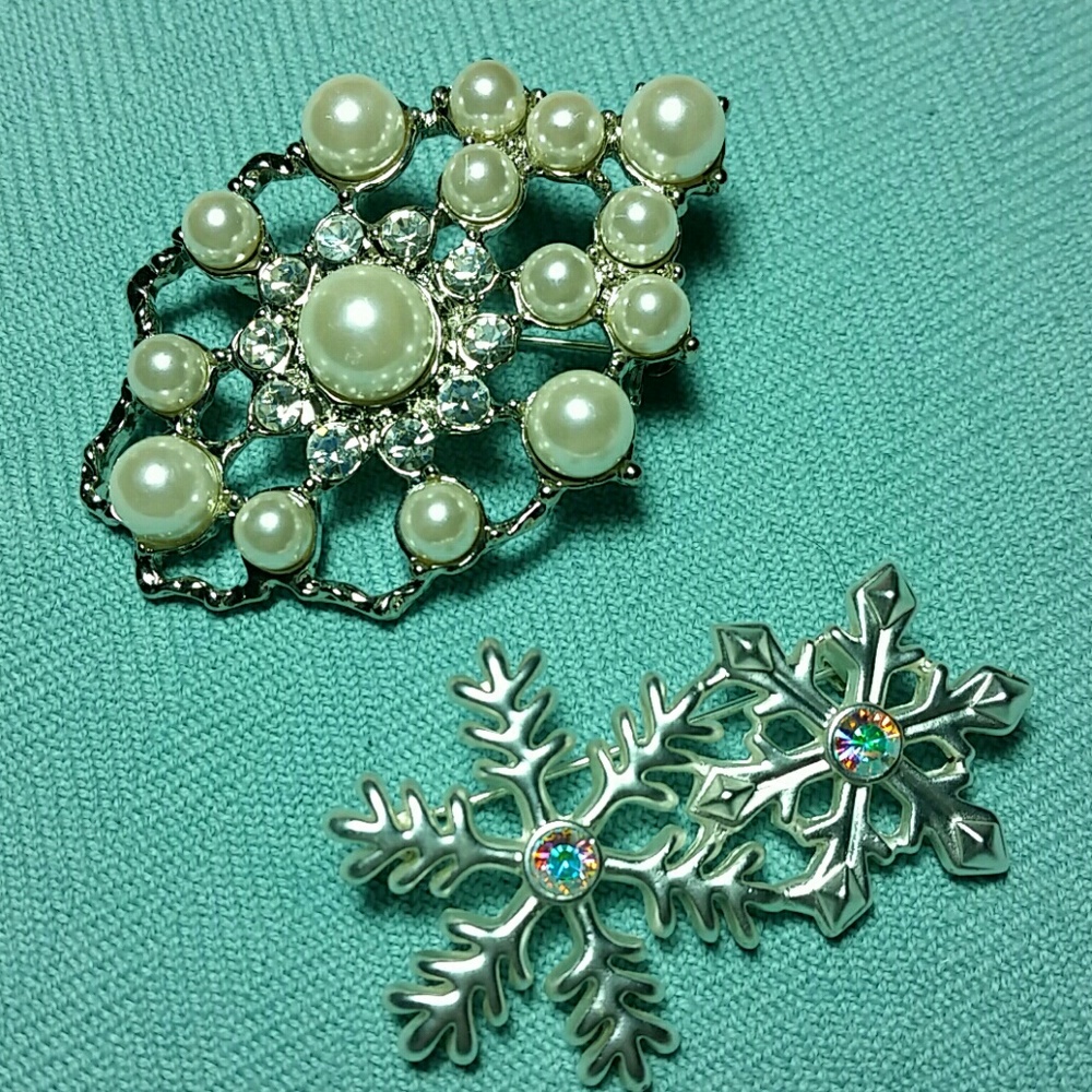 TWO GORGEOUS BROOCHES! Glittering!
