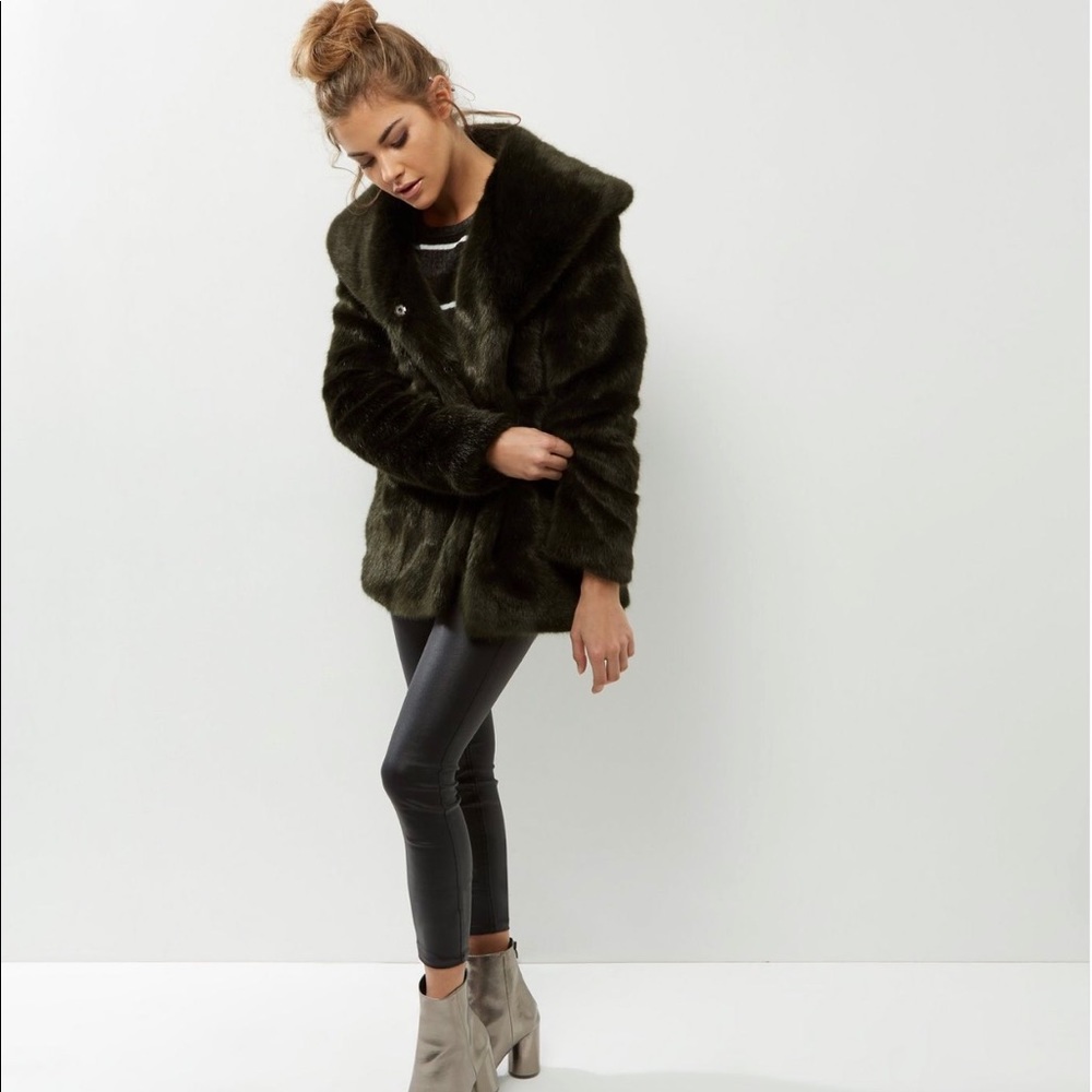 Charming dark lustra green color faux fur