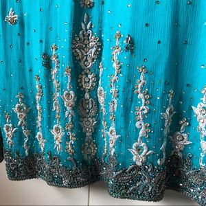 Pakistani dress/salwar Kameez