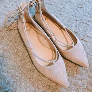 Vince Camuto lace-up suede flats - size 8