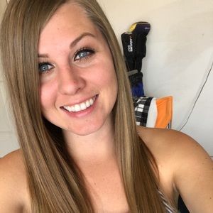 Meet your Posher, Alicia