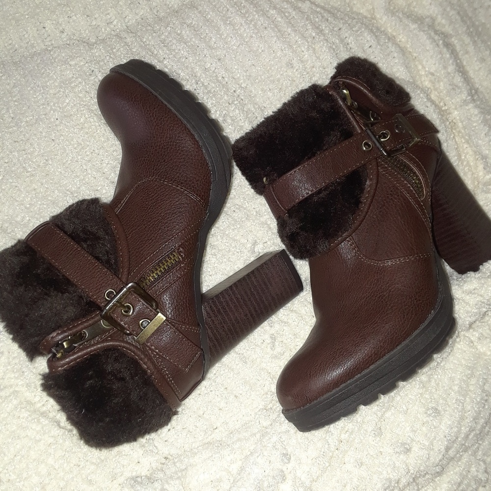 Guess boots