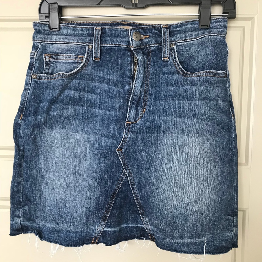 ⭐️⭐️ Joe’s Jeans Raw Edge Denim Mini Skirt