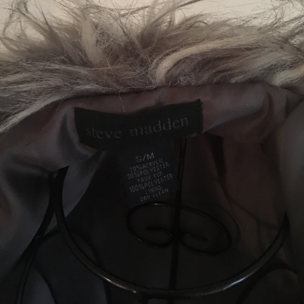 ⭐️2X HP⭐️ Madden faux fur vest - Picture 6 of 7