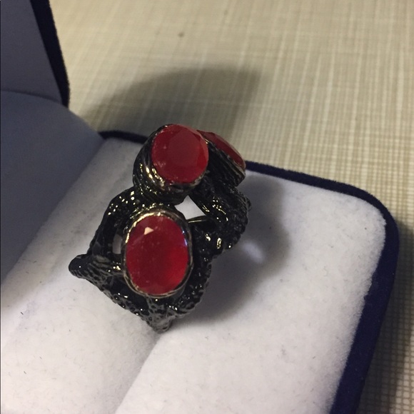Beautiful design stylish ruby ring - Picture 3 of 8