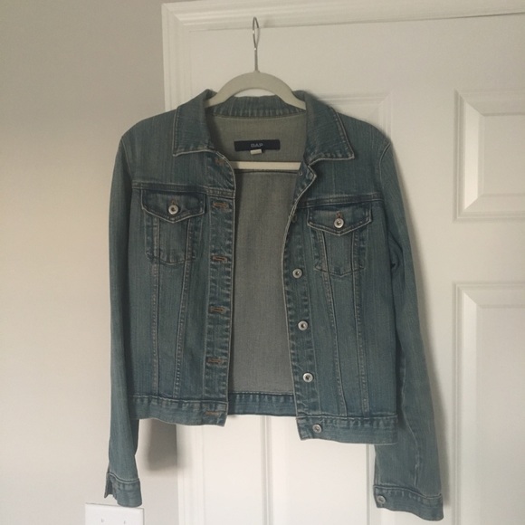 SOLD GAP Jean Jacket, Size Small - Picture 1 of 2