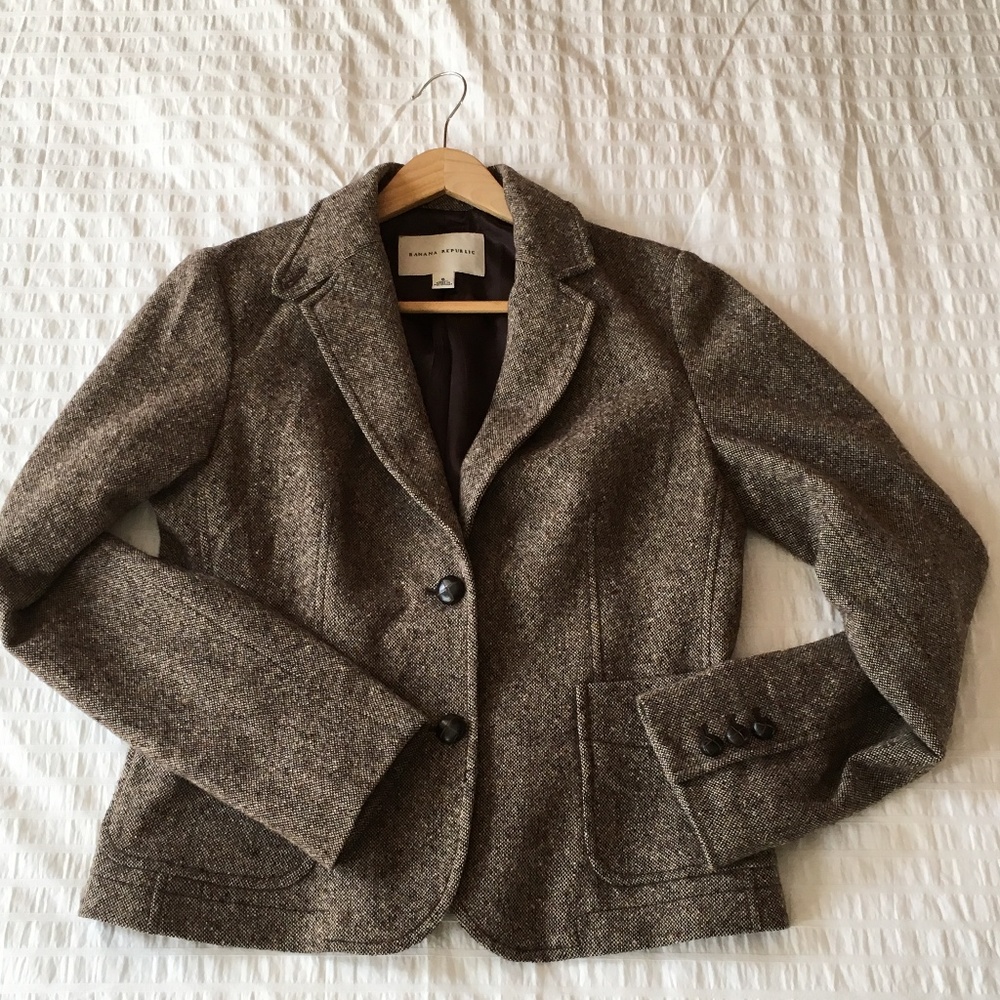⬇️   Banana Republic Tweed Blazer
