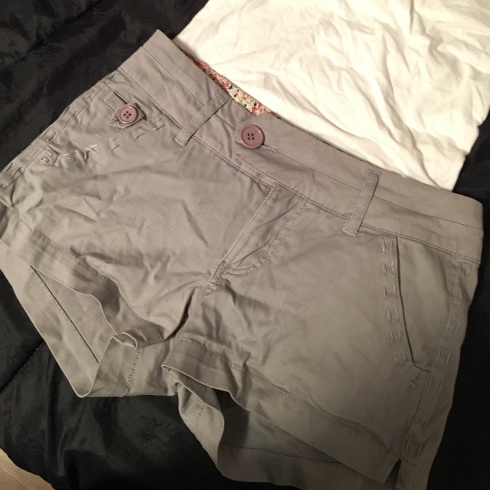 Gray shorts