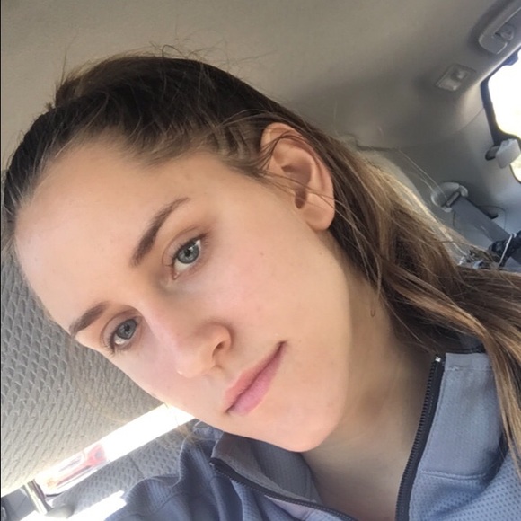 Meet your Posher, Caroline - Picture 1 of 1