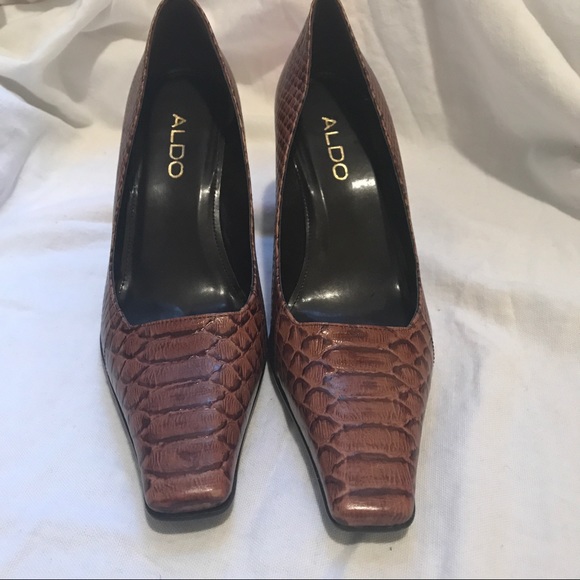 ALDO Crocodile Pumps - Picture 2 of 4