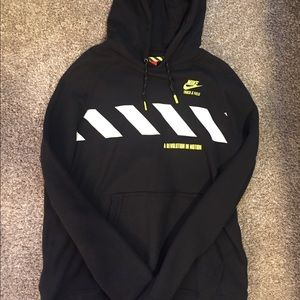 Nike Sweatshirt - Large