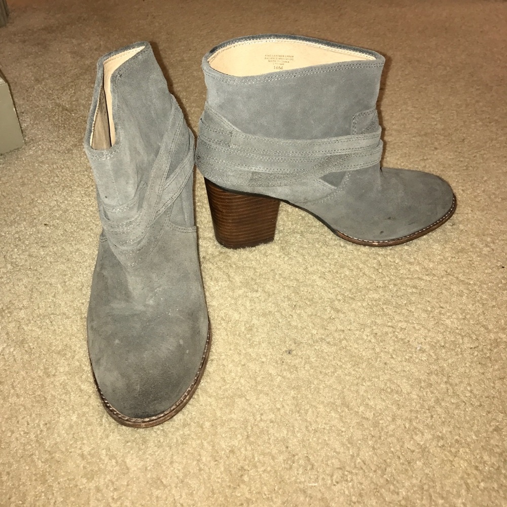 GREY SUEDE SPLENDID BOOTIES