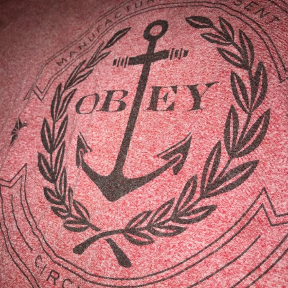 Red obey loose shirt