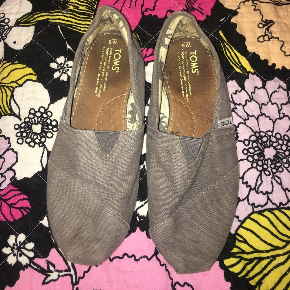 GRAY CANVAS SLIP ON TOMS